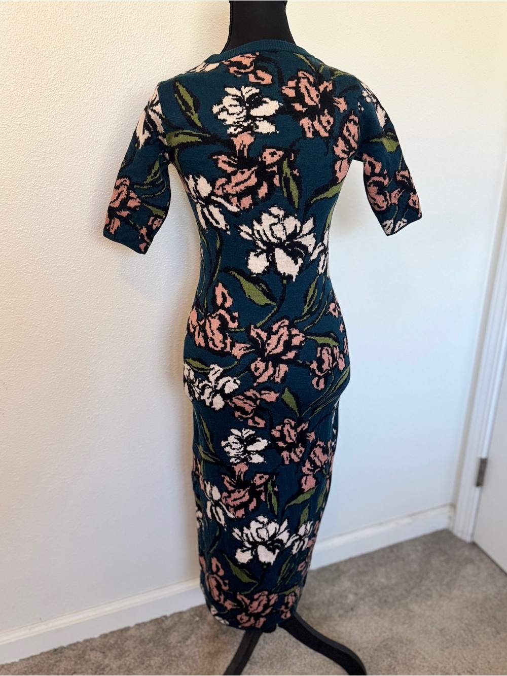Roller Rabbit Primrose Floral 100% Wool Midi Sweater Dress Small - Picture 3 of 6
